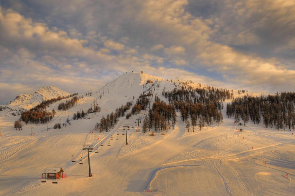Il Fraitevino Hotel Bed & Breakfast Sestriere Exterior photo